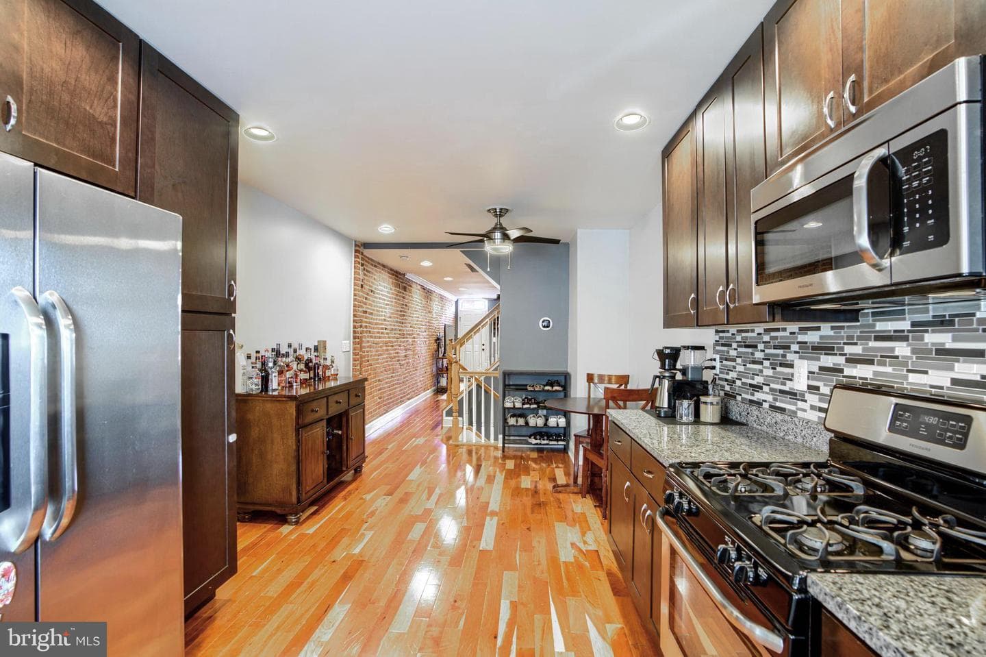 1446 Andre Street photo 13