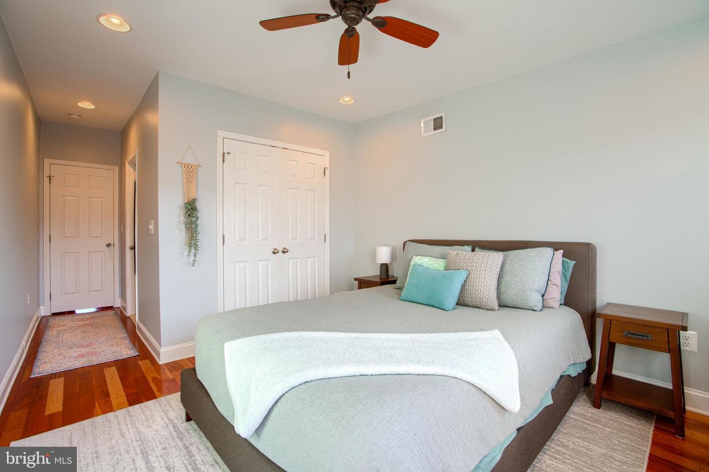 1446 Andre Street photo 22