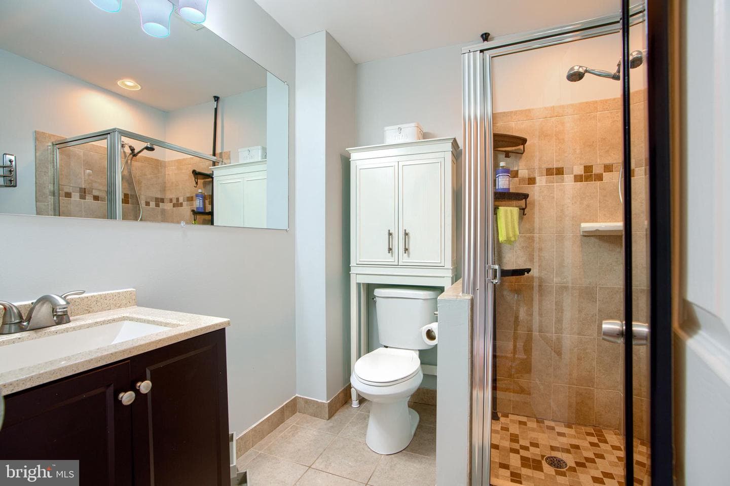 1446 Andre Street photo 25