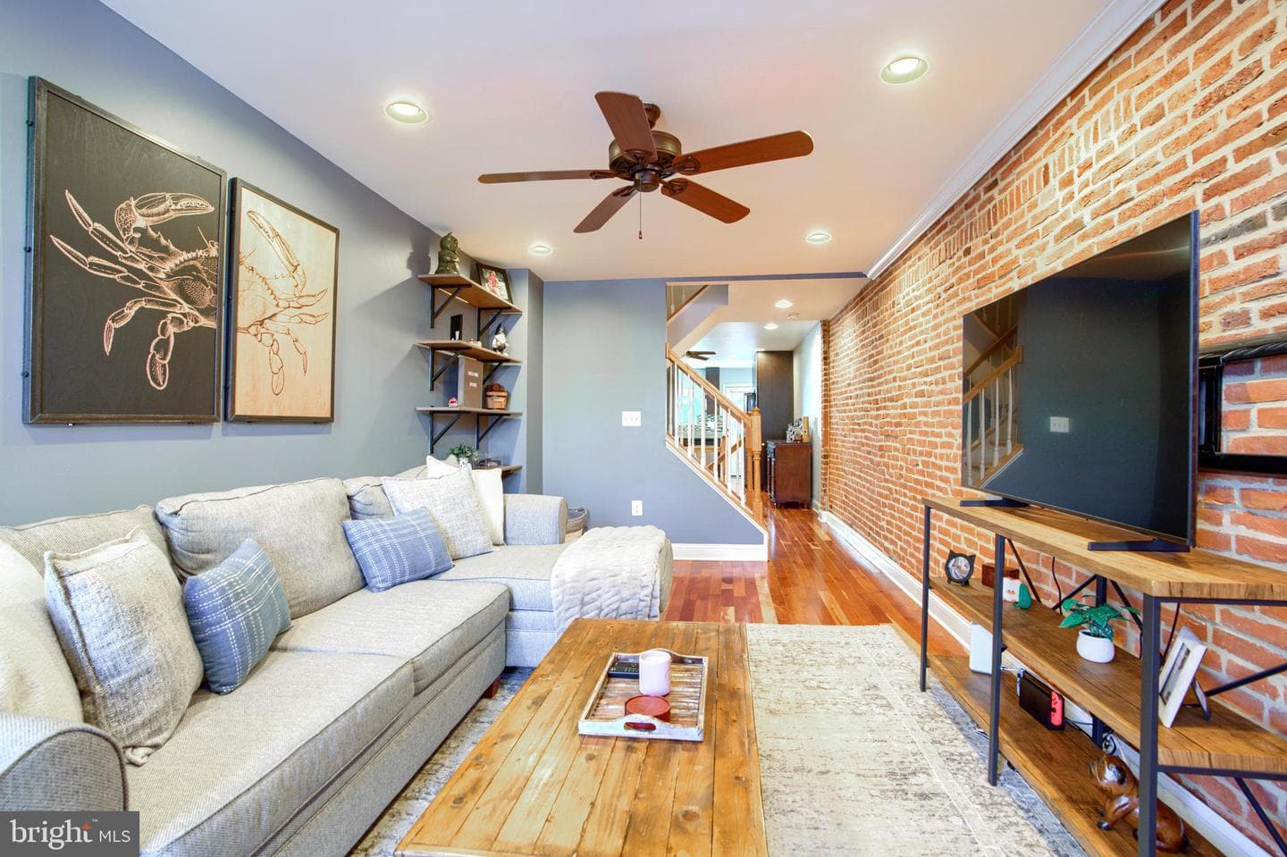 1446 Andre Street photo 4