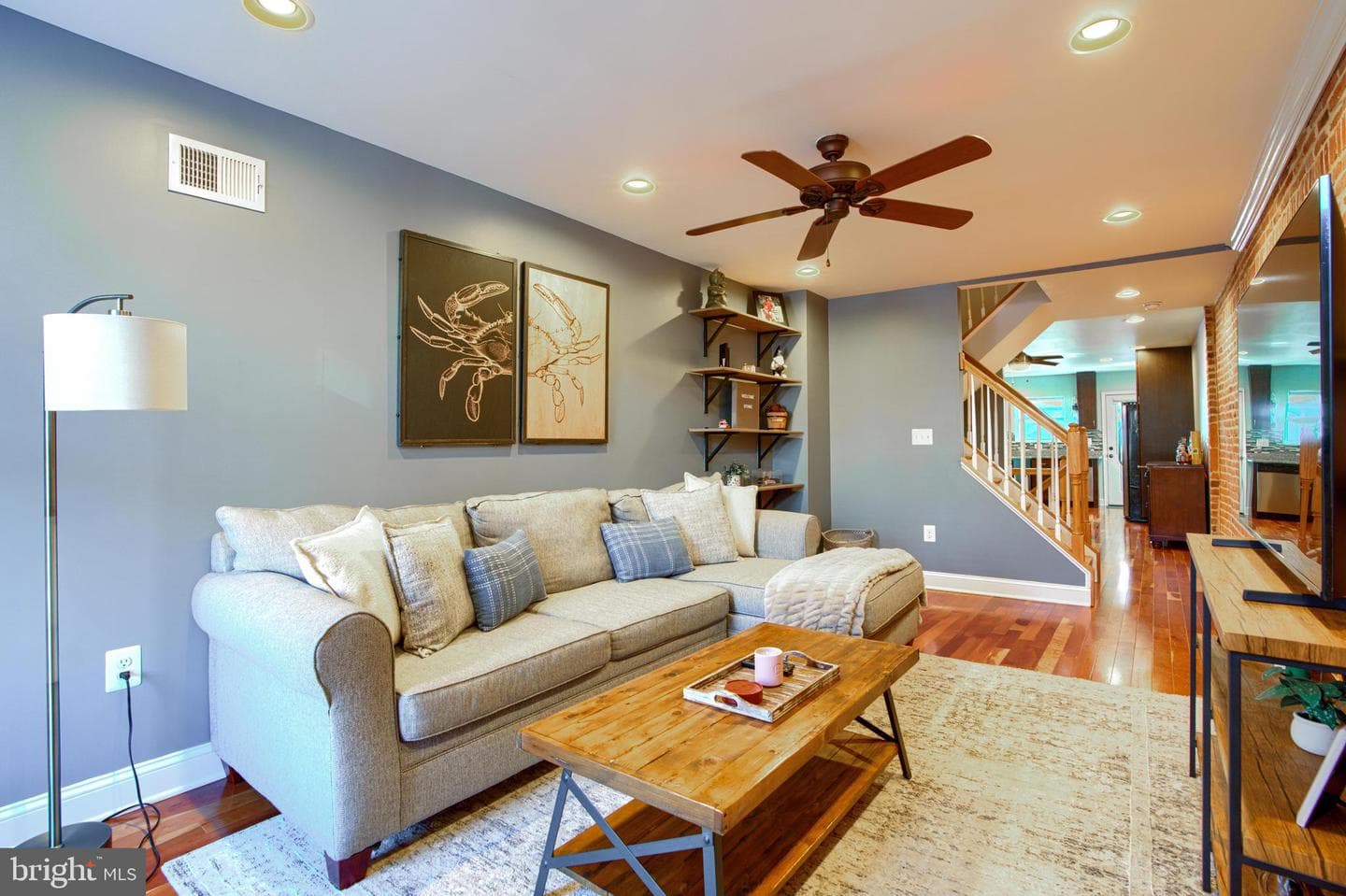 1446 Andre Street photo 5