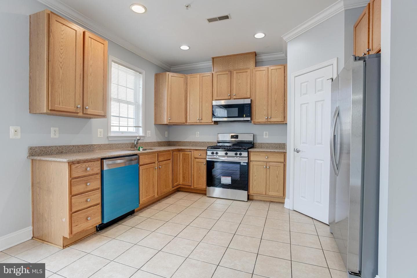 302 Scott Street photo 16