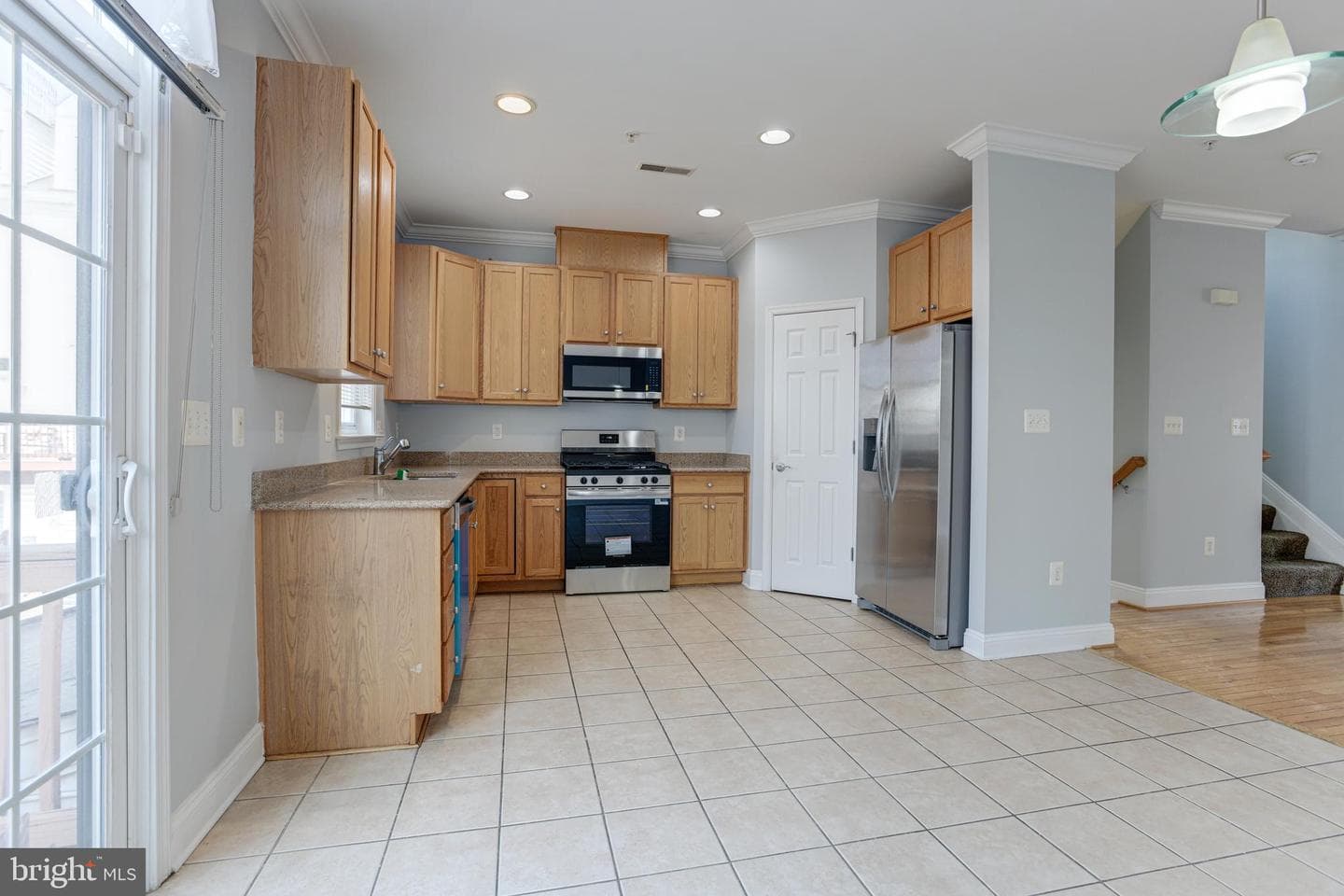 302 Scott Street photo 19