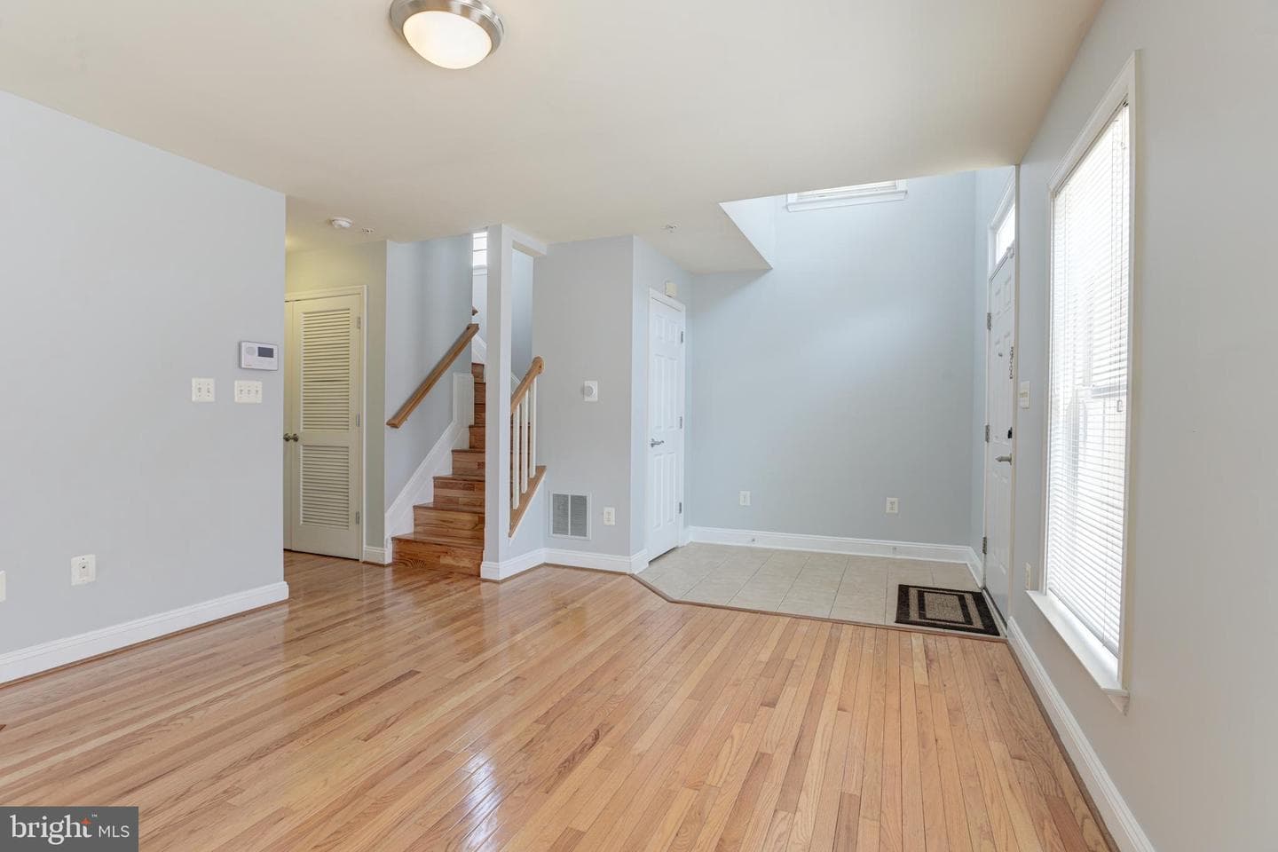 302 Scott Street photo 5