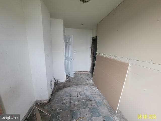 1818 Clifton Avenue photo 14