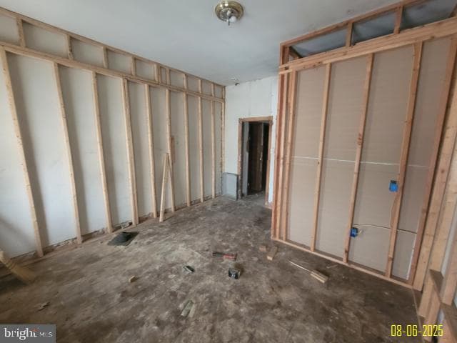 1818 Clifton Avenue photo 21
