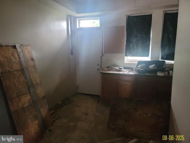 1818 Clifton Avenue photo 8