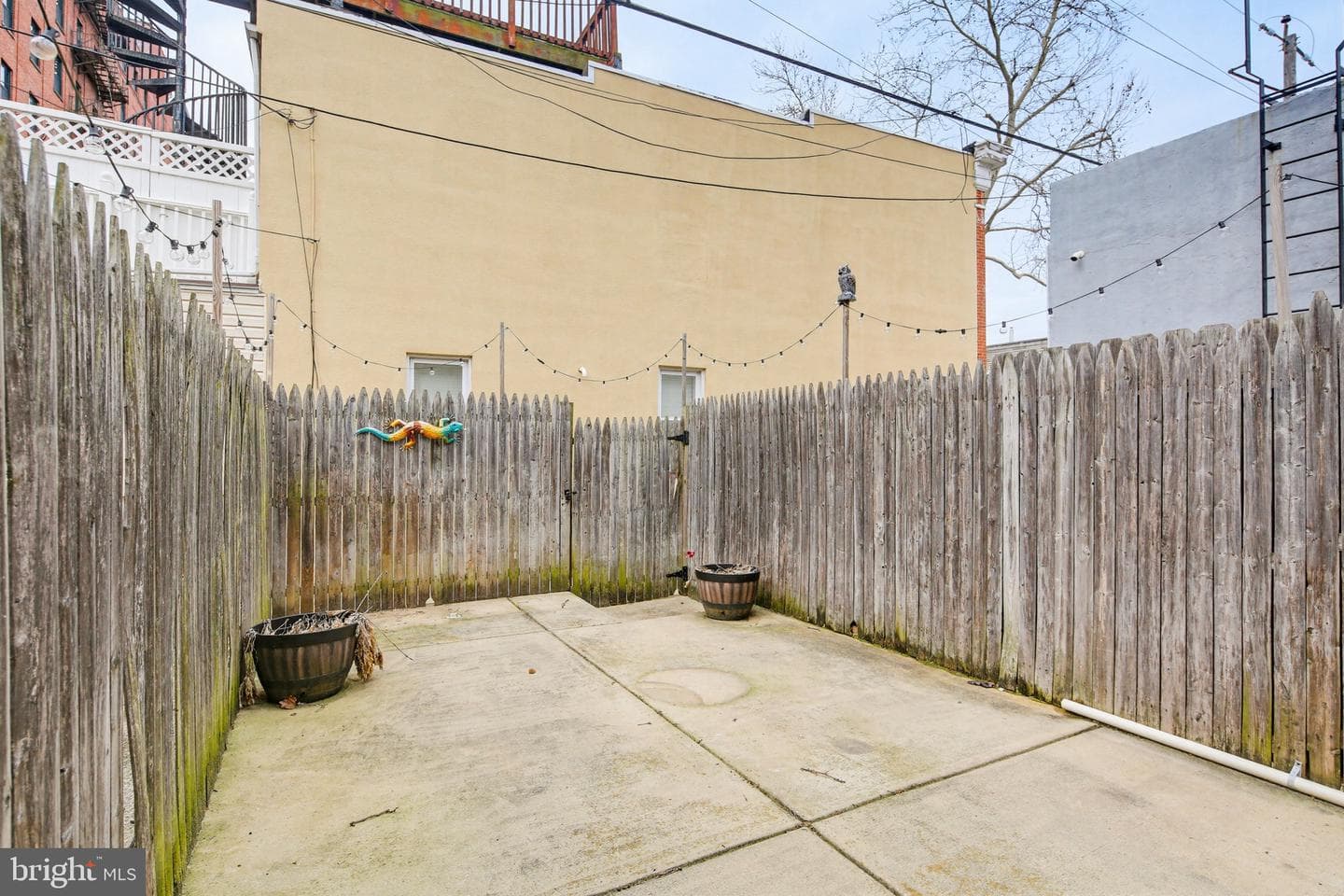 835 W Cross Street photo 32