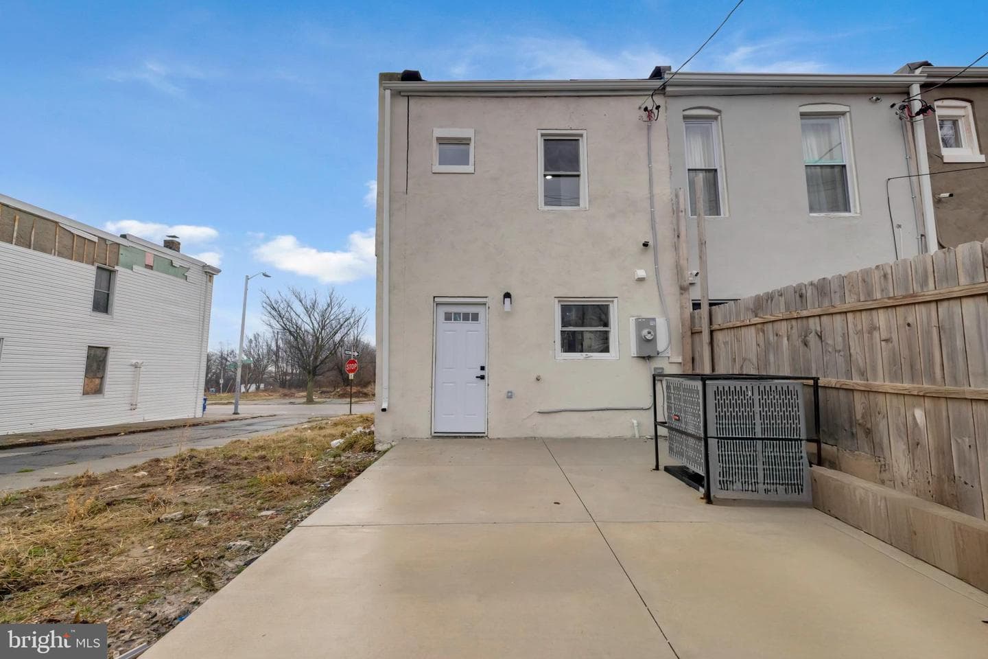 2418 E Chase Street photo 39