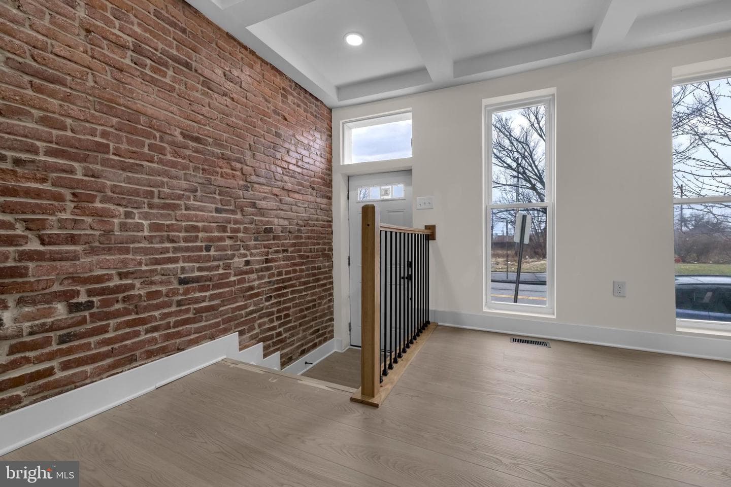 2418 E Chase Street photo 5