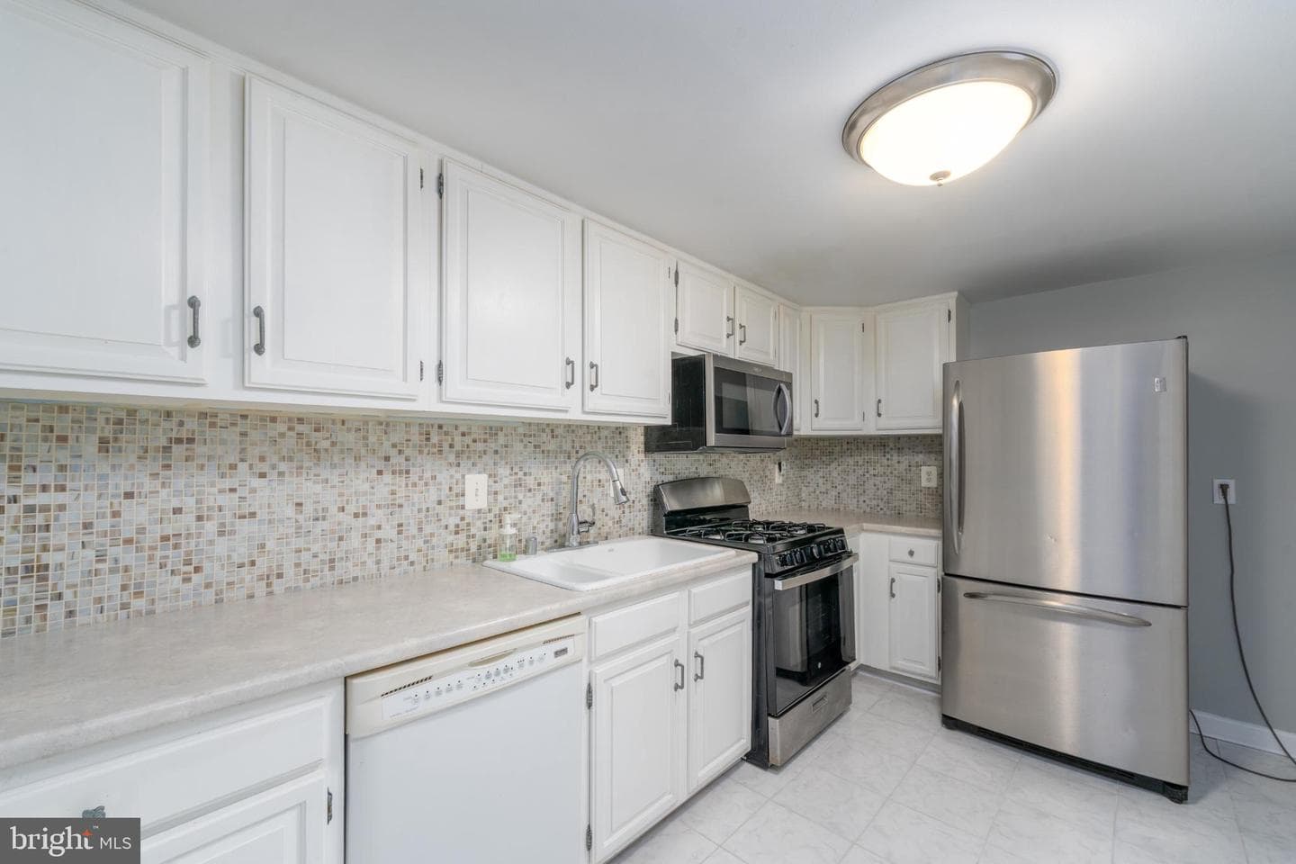 1826 E Lombard Street photo 10