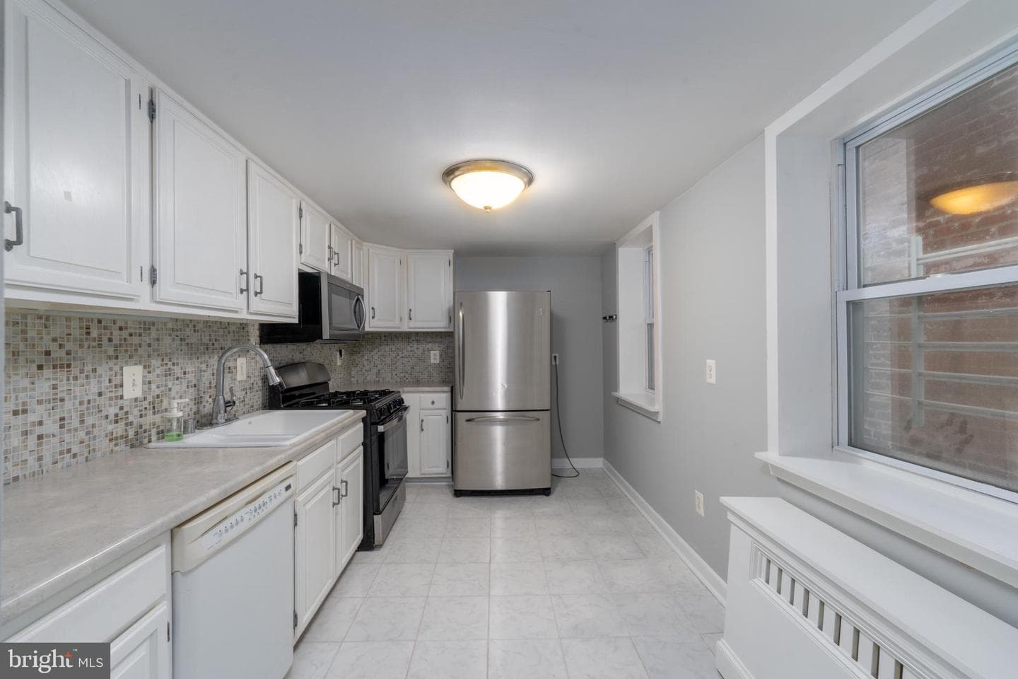 1826 E Lombard Street photo 11