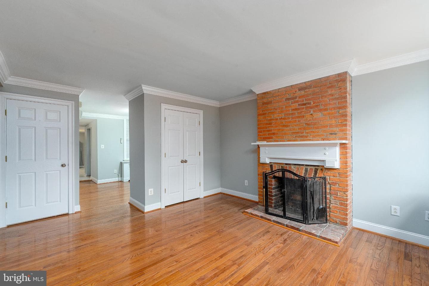 1826 E Lombard Street photo 4