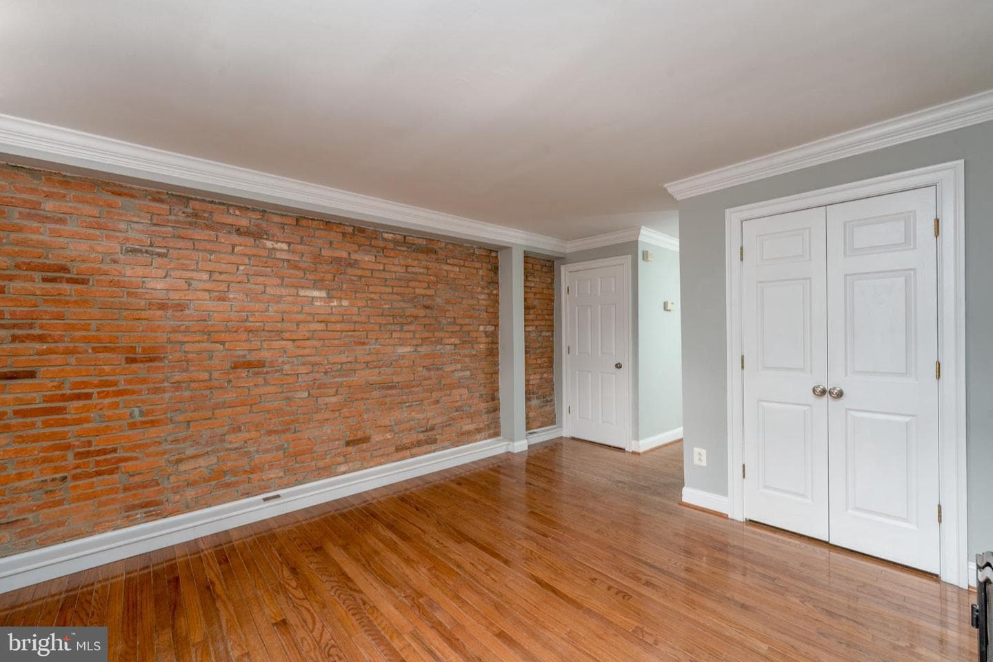 1826 E Lombard Street photo 5