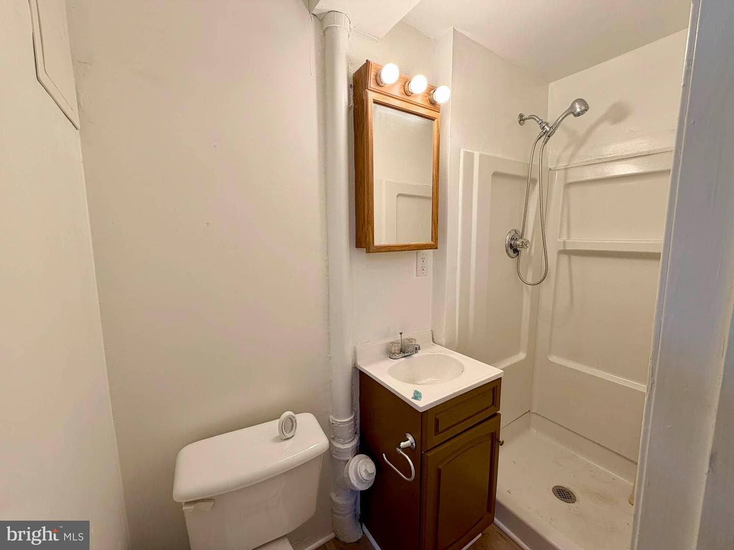1200 Woodbourne Avenue photo 13