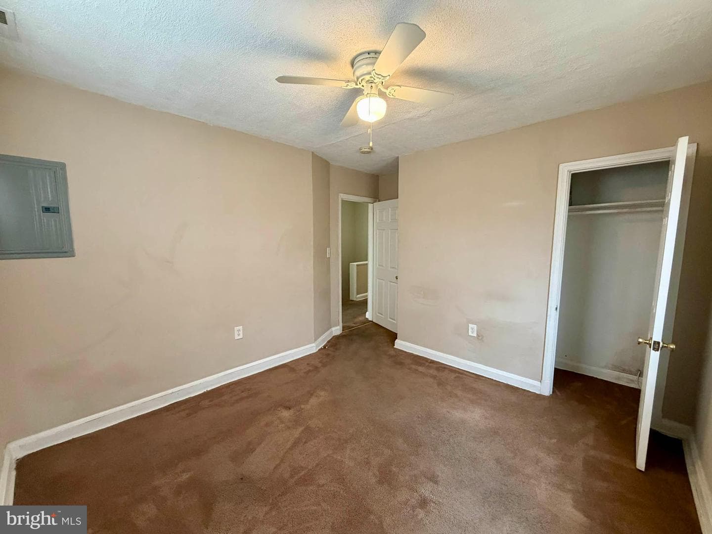 1200 Woodbourne Avenue photo 15