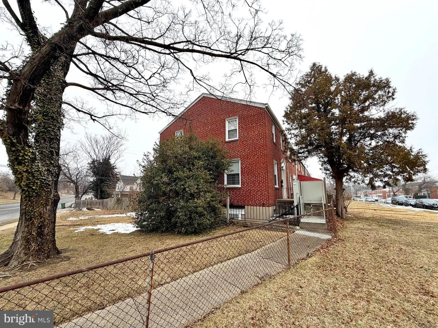 1200 Woodbourne Avenue photo 2