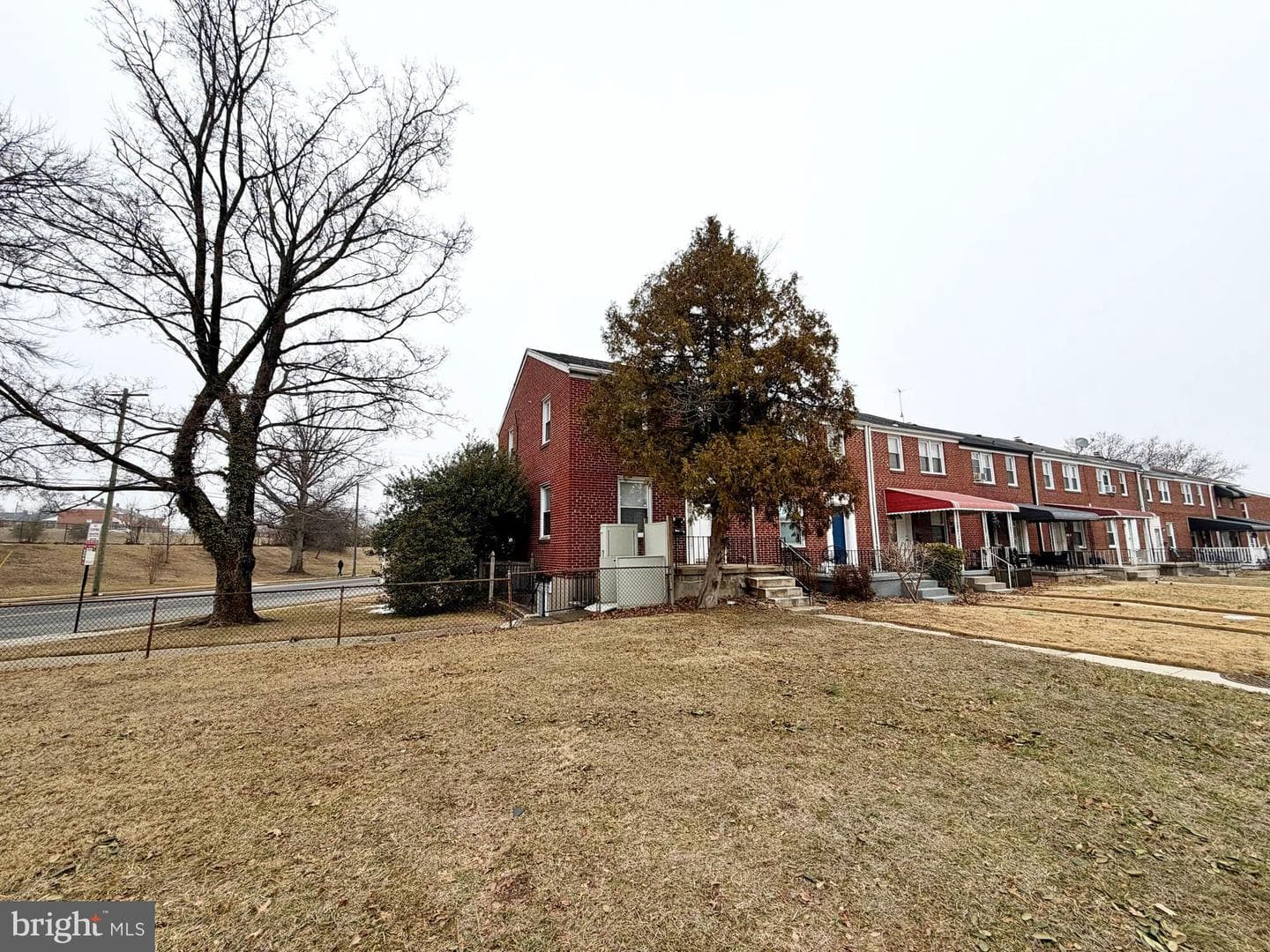 1200 Woodbourne Avenue photo 20