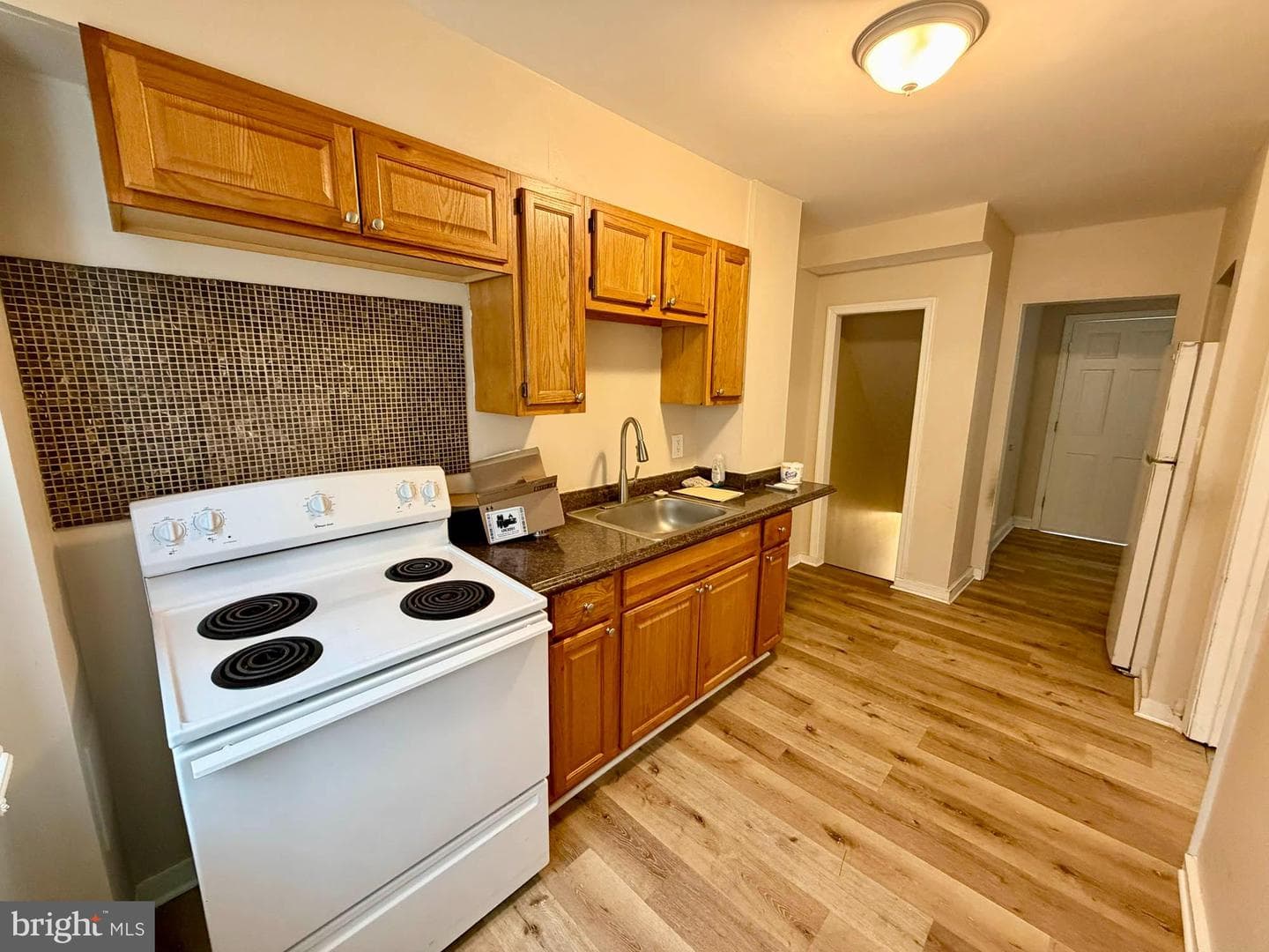 1200 Woodbourne Avenue photo 7