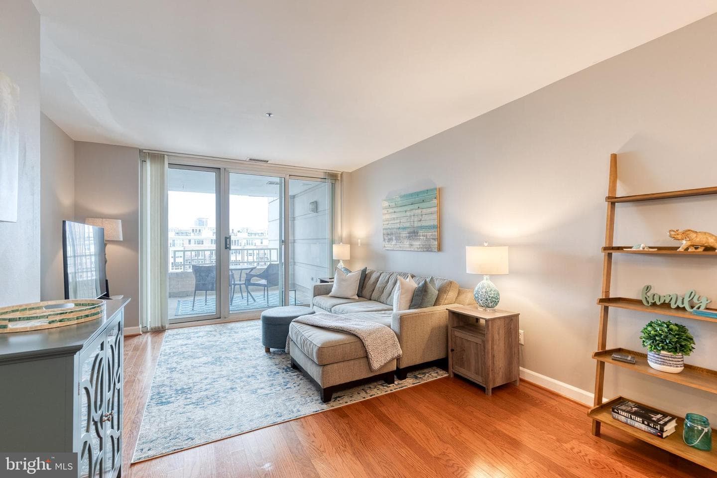 100 Harborview Drive #305 photo 4