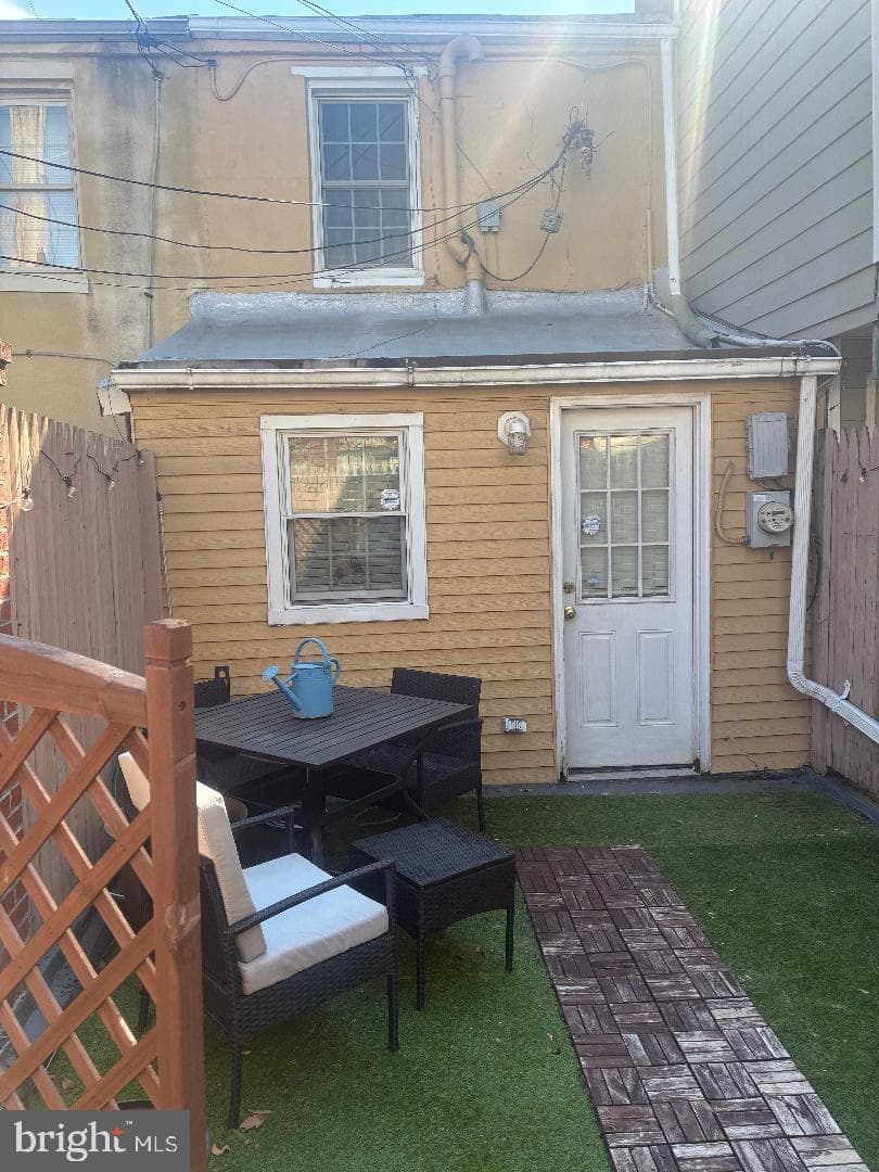 232 E Barney Street photo 14