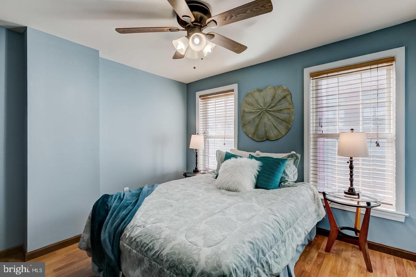 232 E Barney Street photo 19
