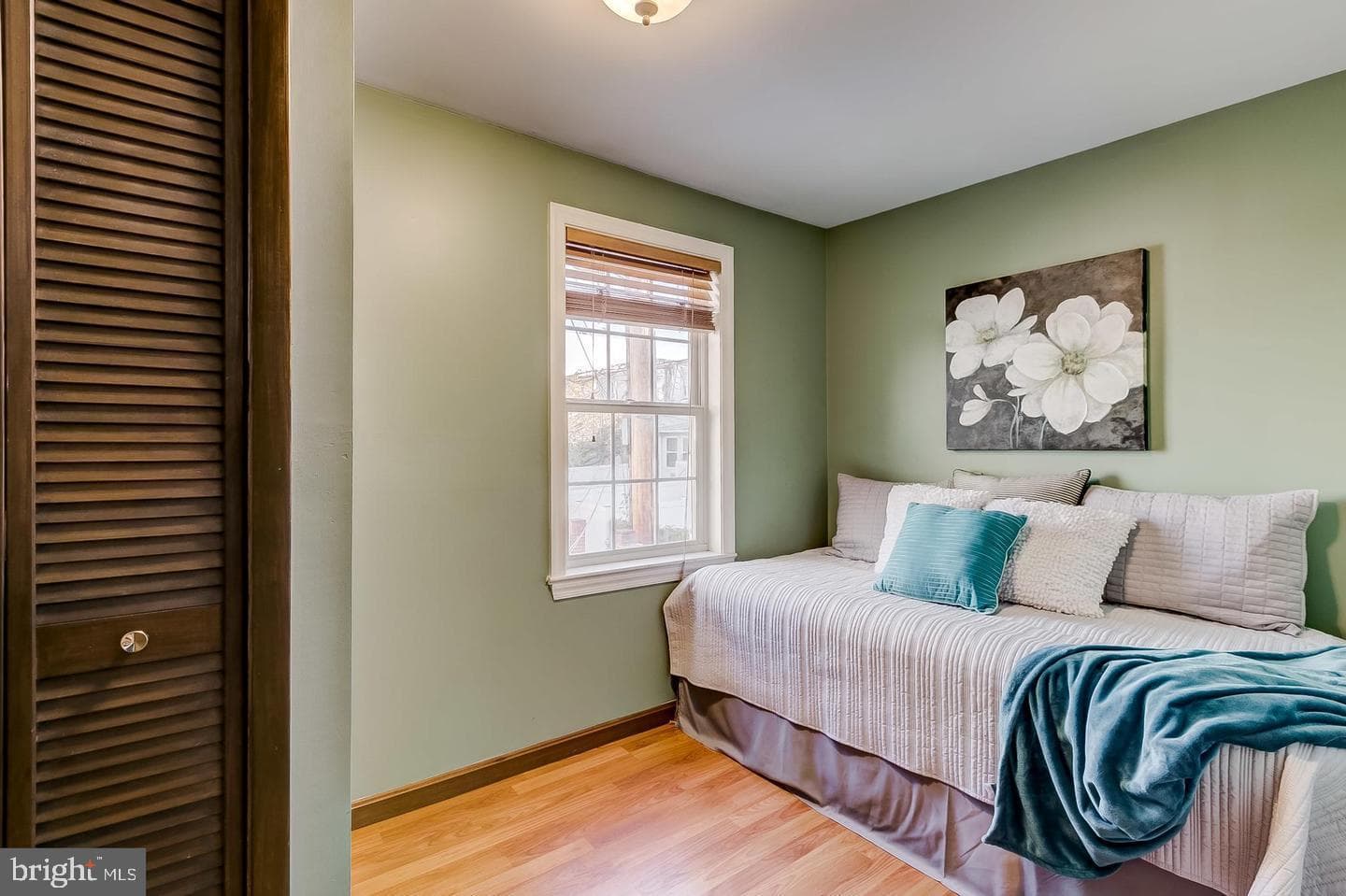 232 E Barney Street photo 23