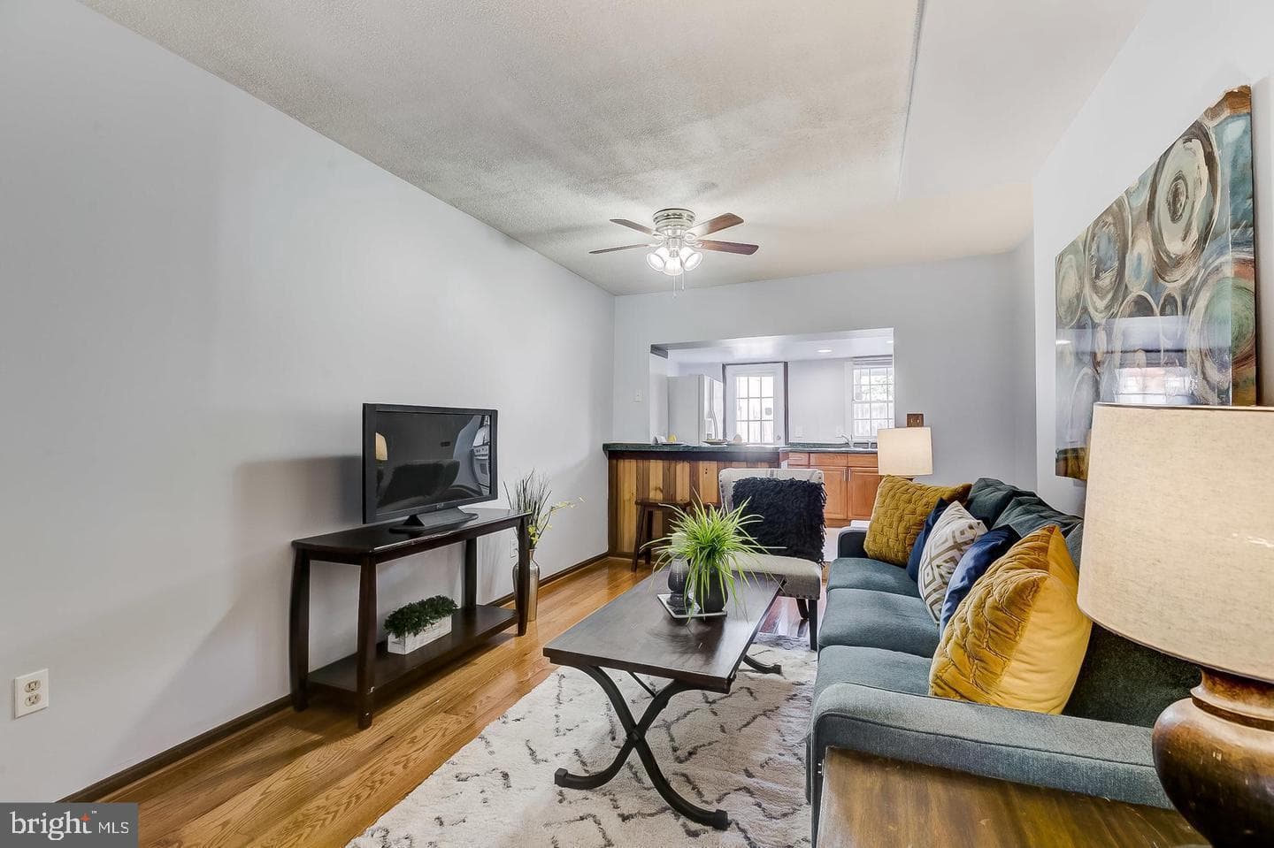 232 E Barney Street photo 5