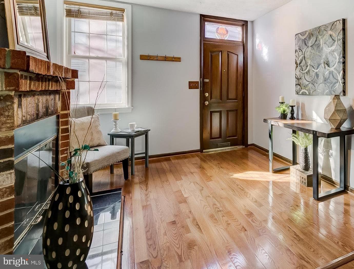 232 E Barney Street photo 7