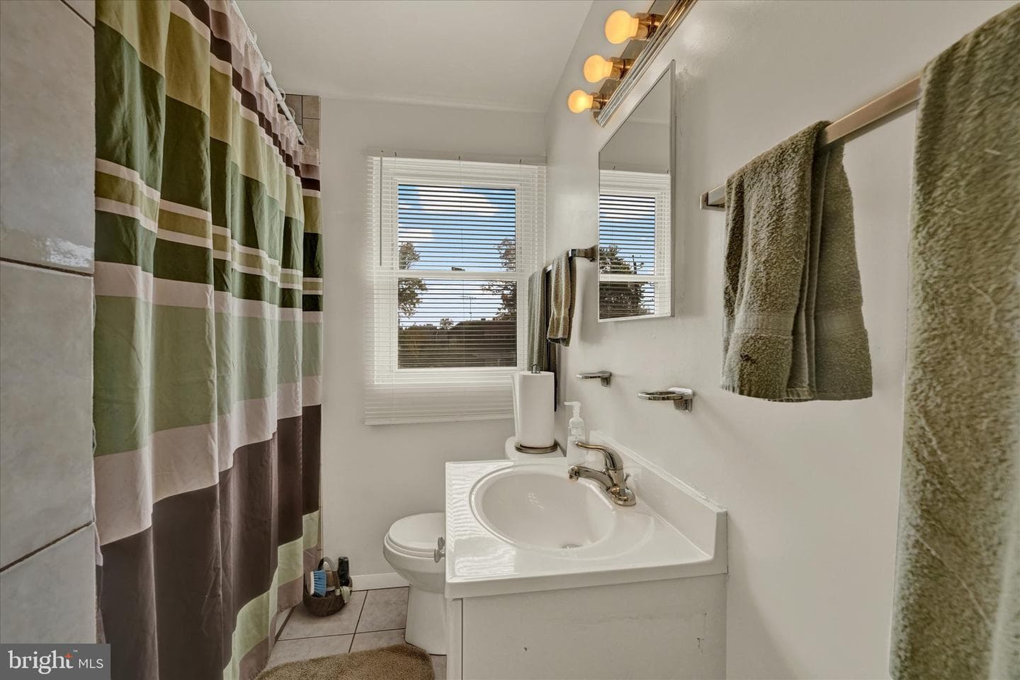 3922 Mortimer Avenue photo 17