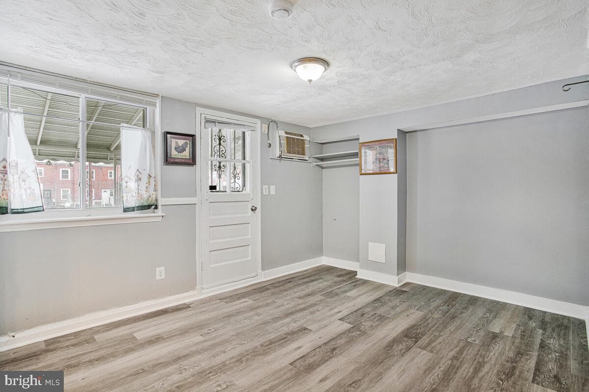 4004 Dudley Avenue photo 16