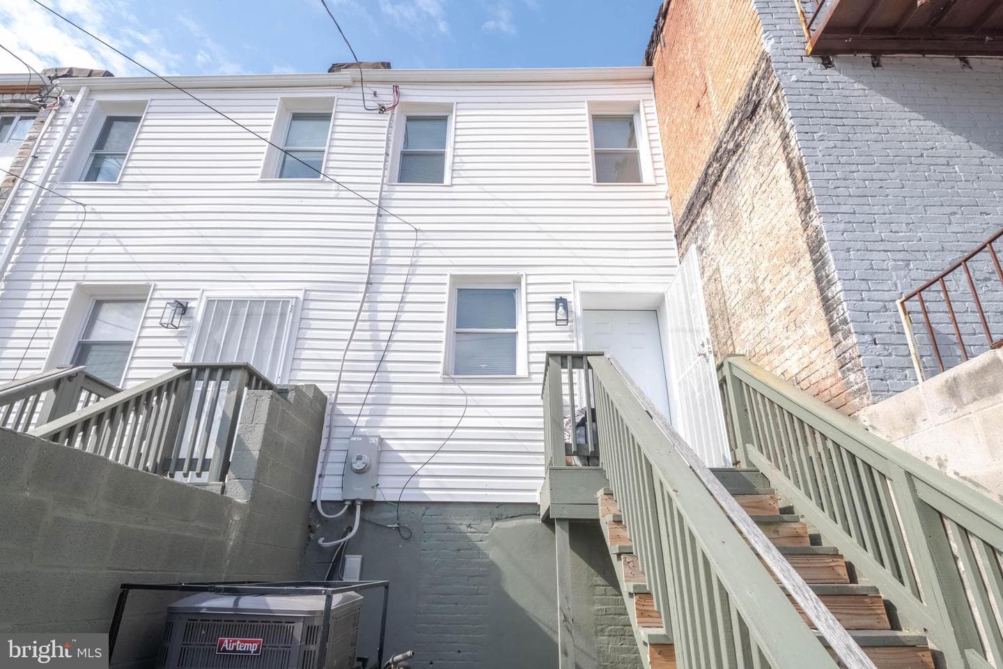 437 N Glover Street photo 20