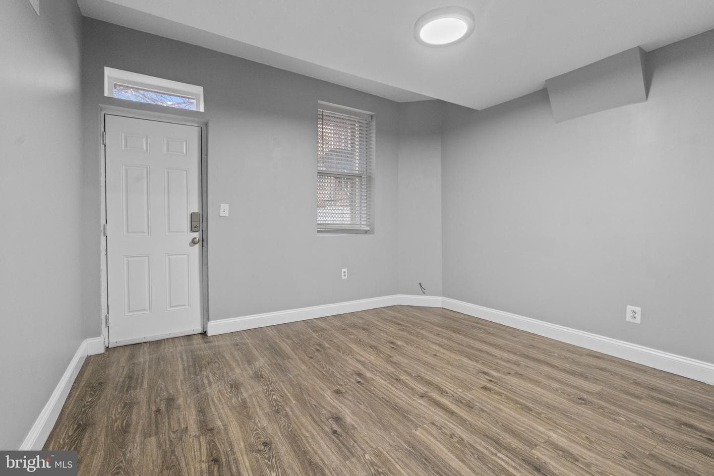 823 Newington Avenue photo 21