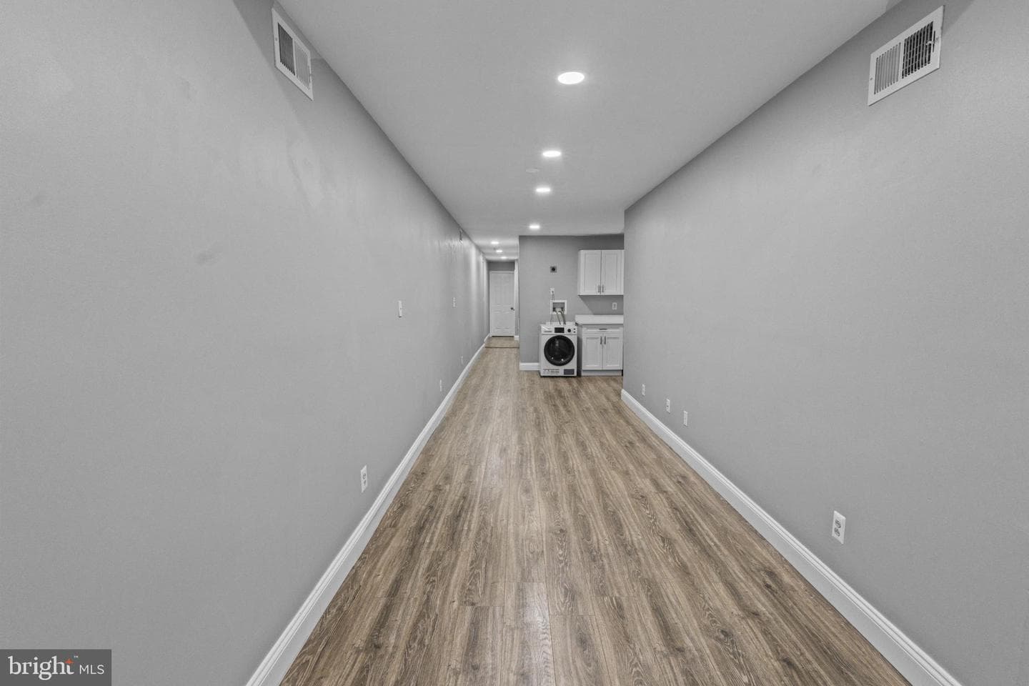 823 Newington Avenue photo 4