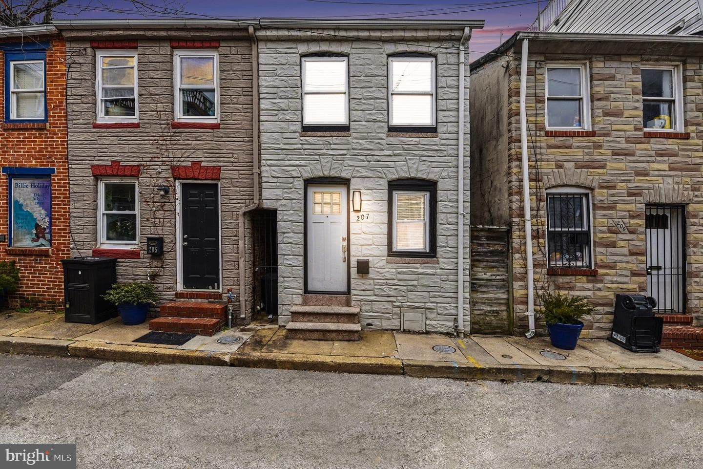 207 S Durham Street photo 1