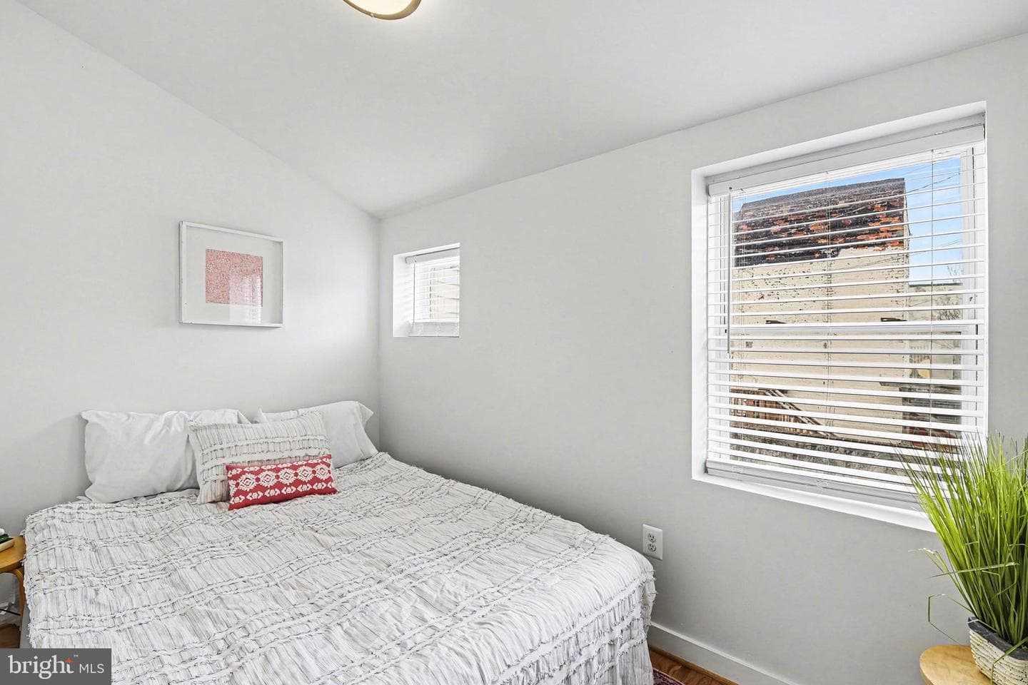 207 S Durham Street photo 15