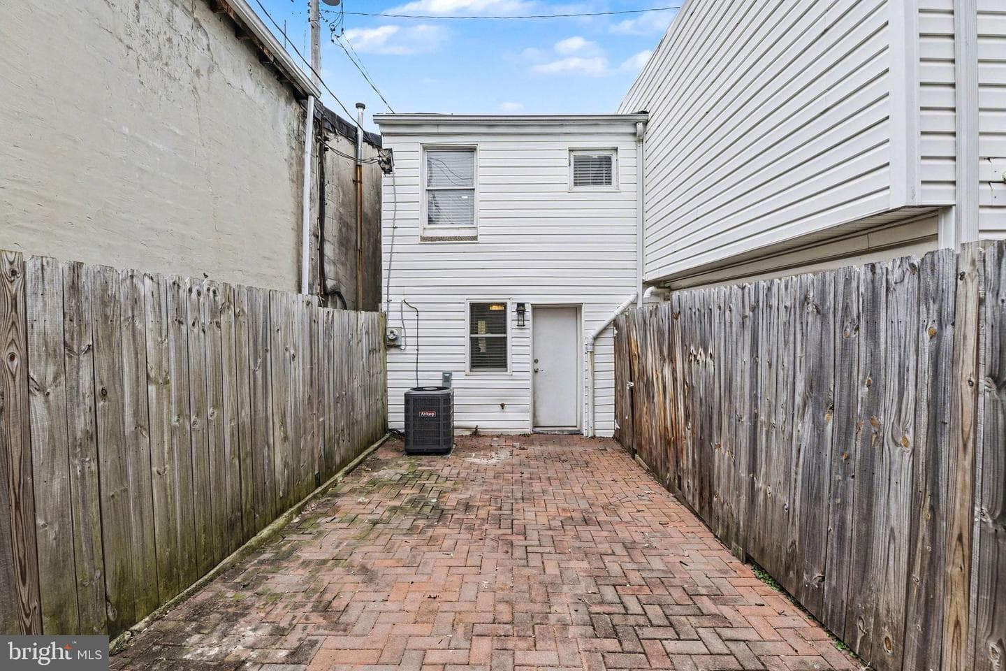 207 S Durham Street photo 21