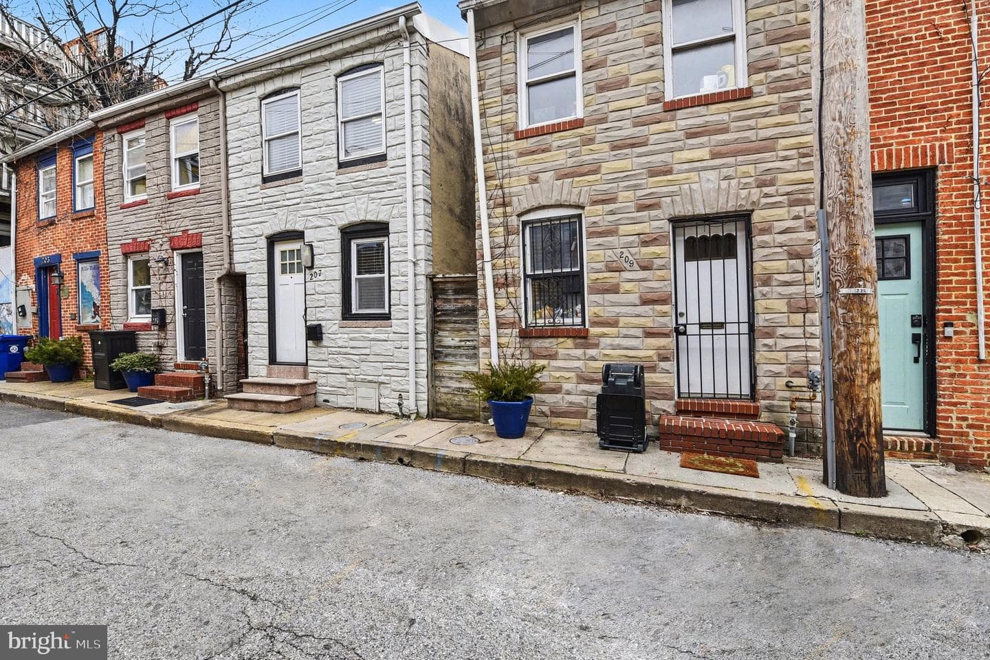 207 S Durham Street photo 4