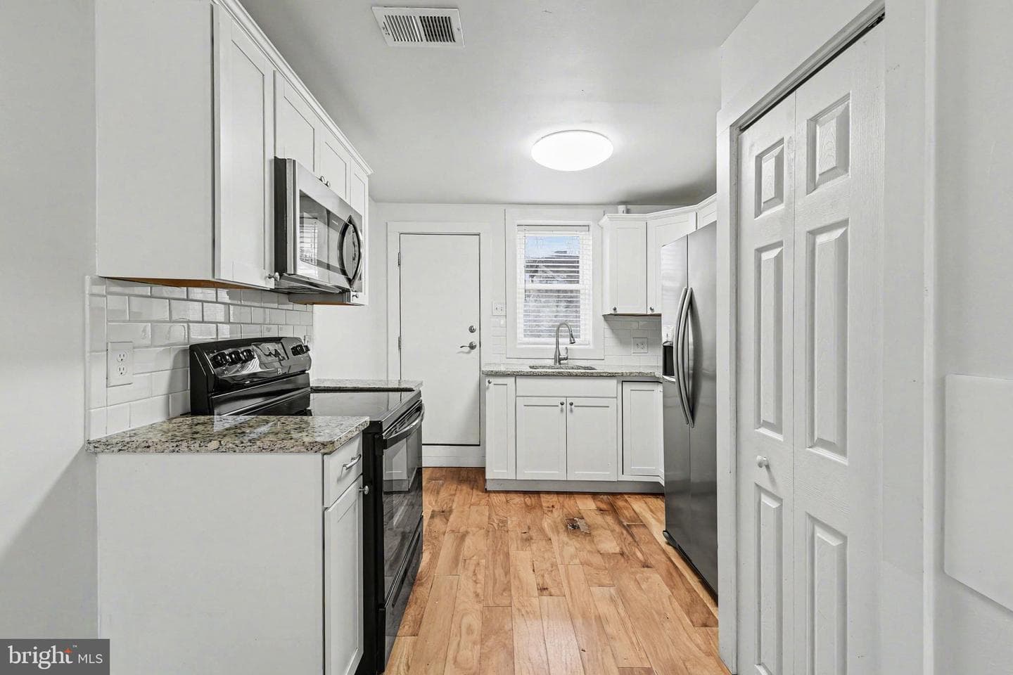 207 S Durham Street photo 9