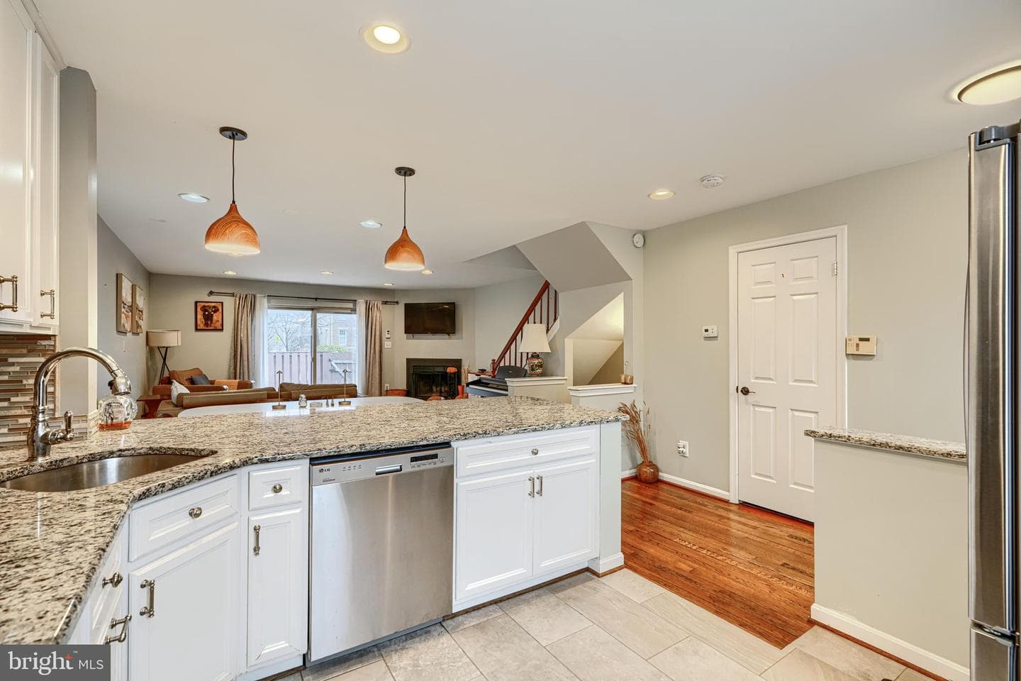 1206 S Linwood Avenue photo 9