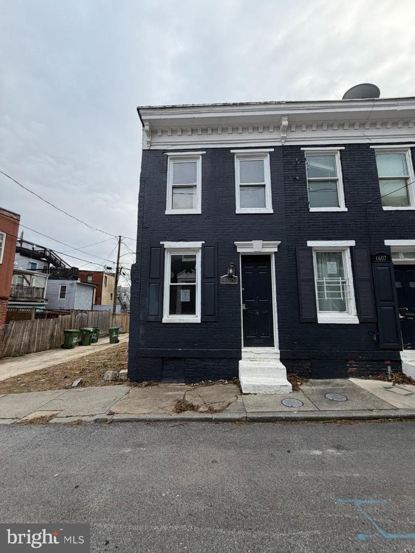 1605 Lemmon Street