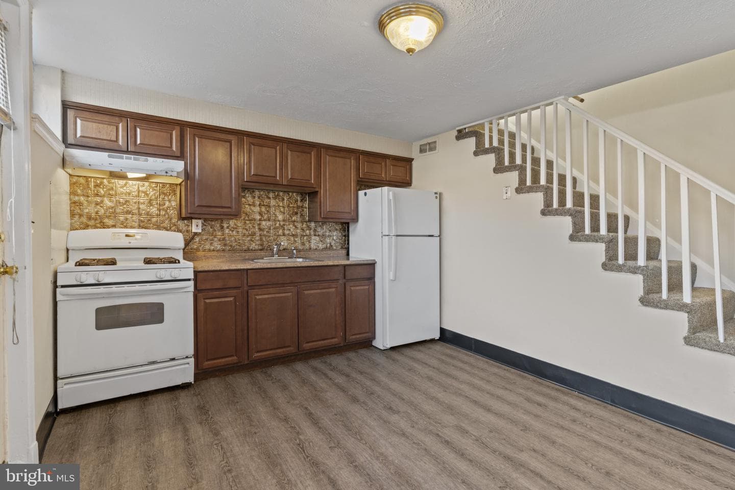 4116 Raymonn Avenue photo 4