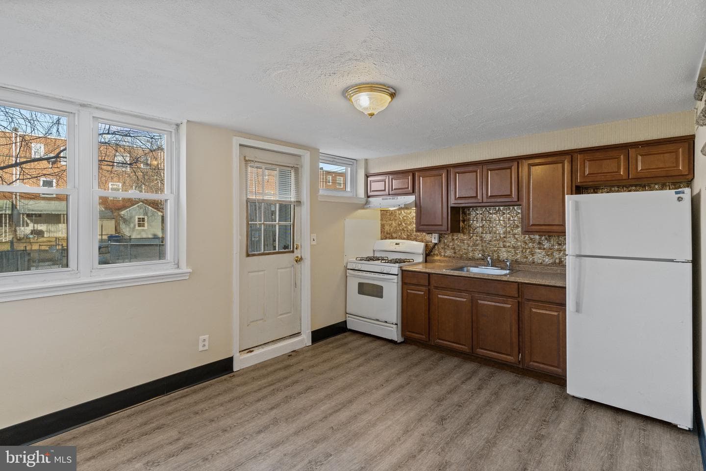 4116 Raymonn Avenue photo 5