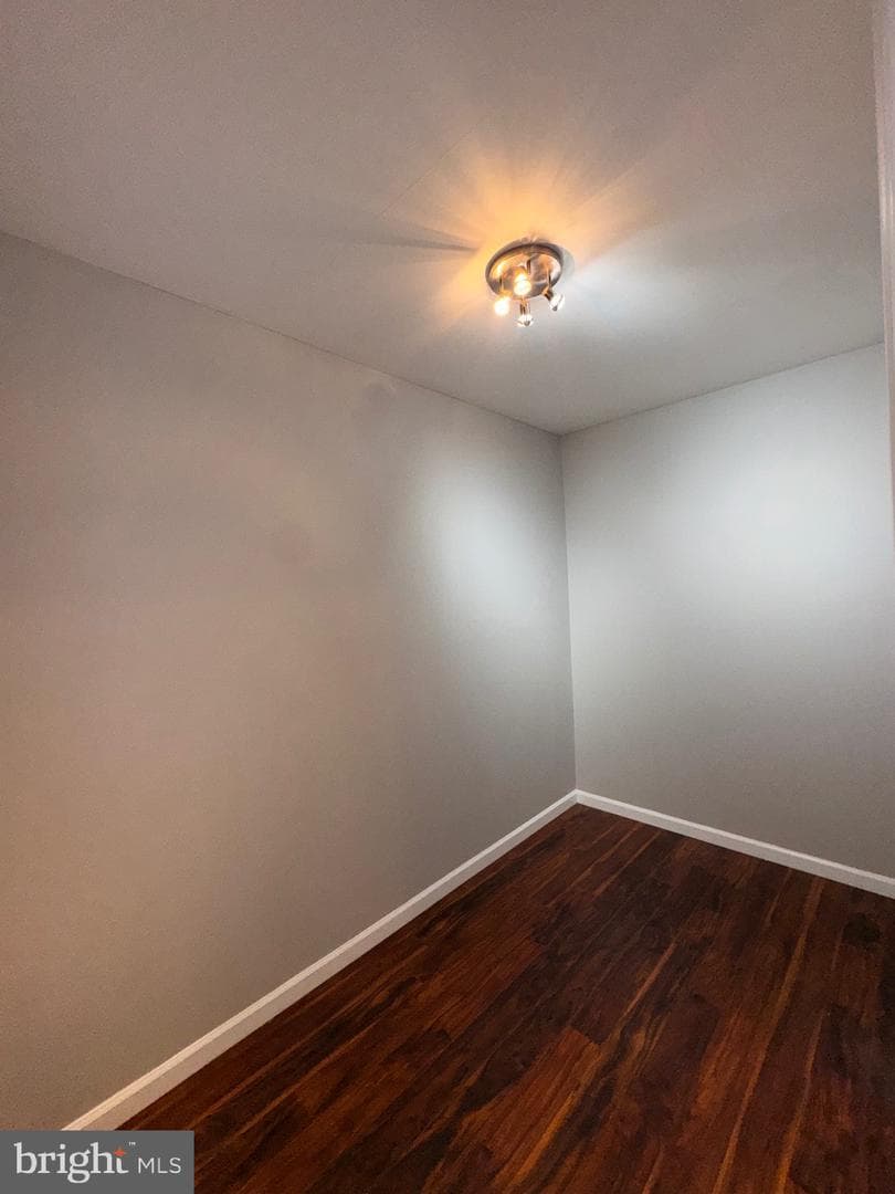 503 N Lakewood Avenue photo 32