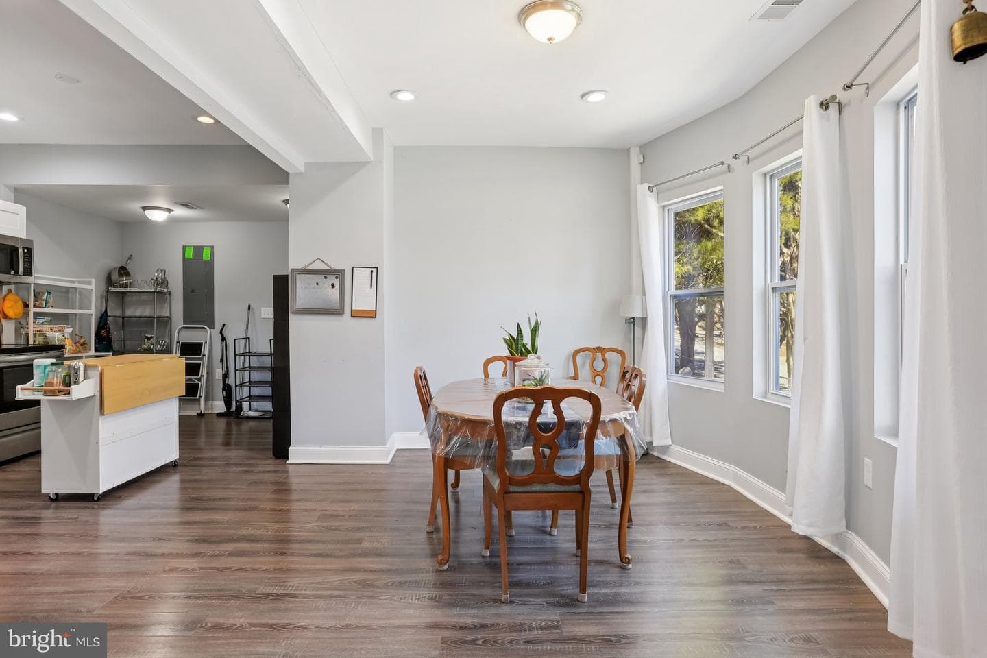3814 Pinewood Avenue photo 9