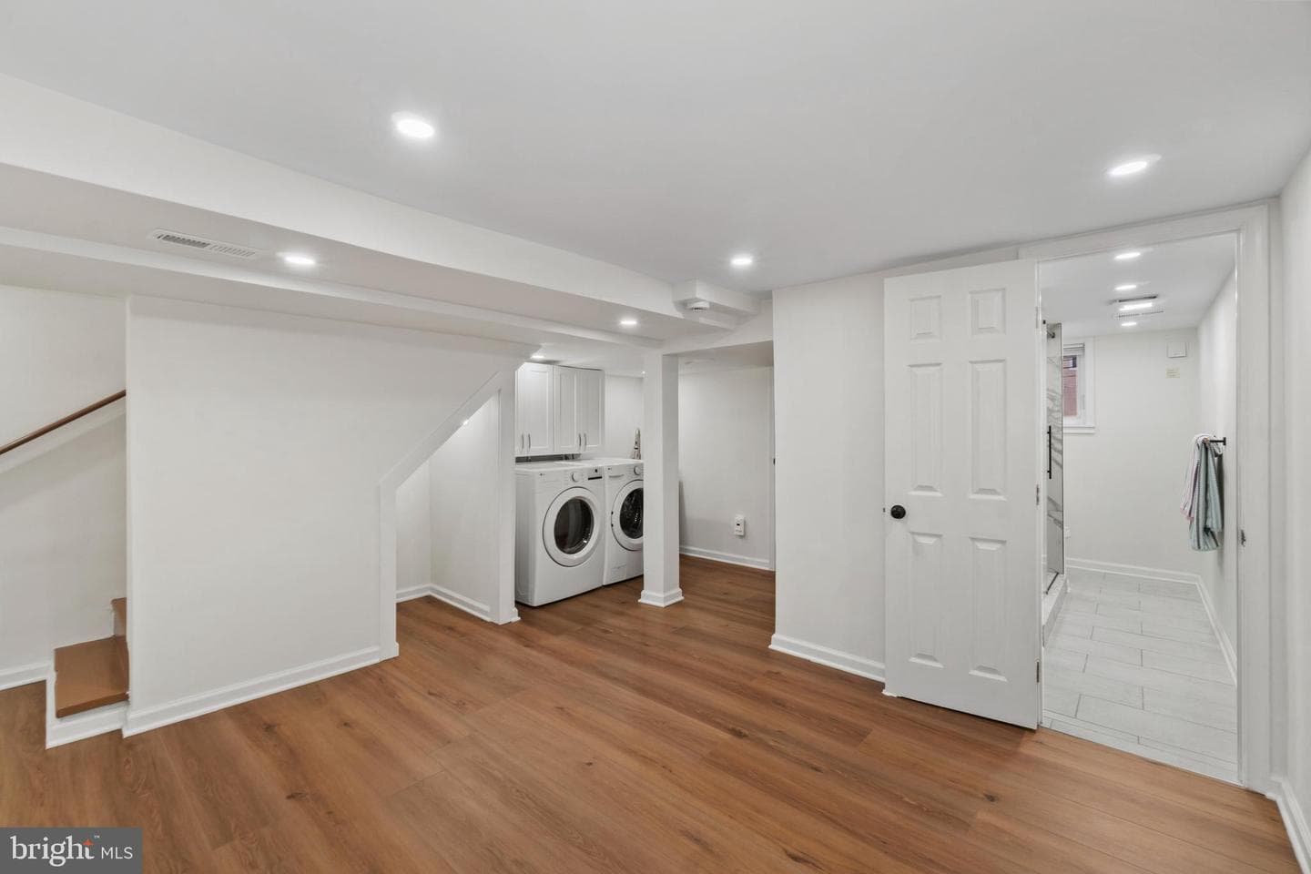 4345 Newport Avenue photo 13