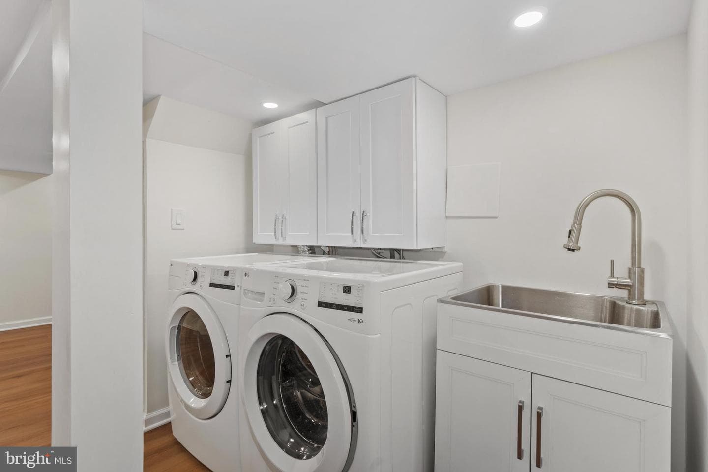4345 Newport Avenue photo 14
