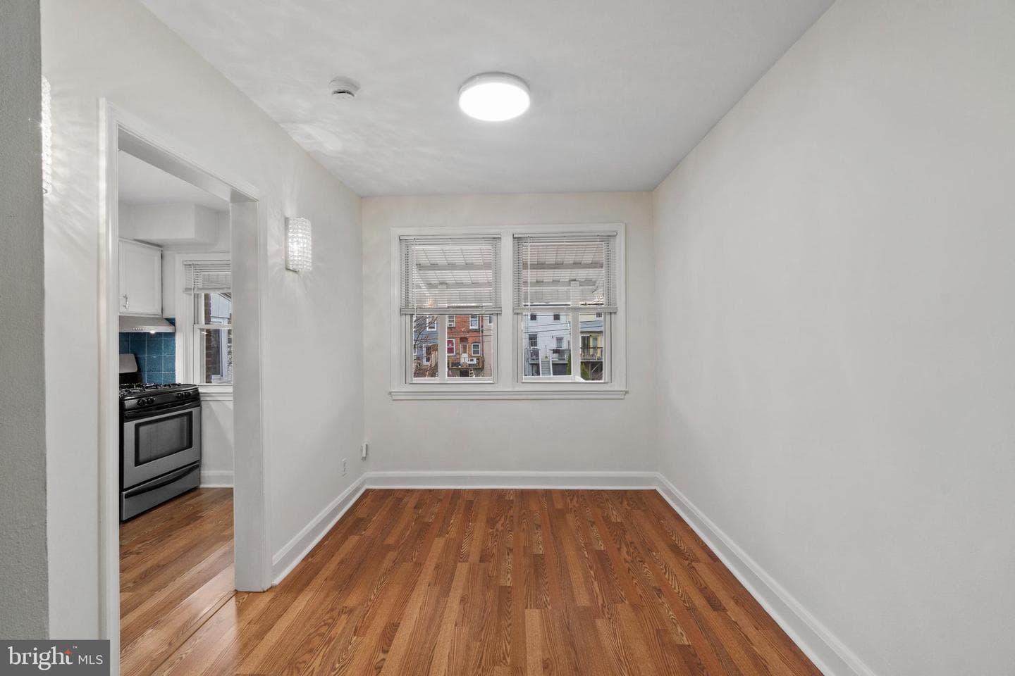 4345 Newport Avenue photo 5