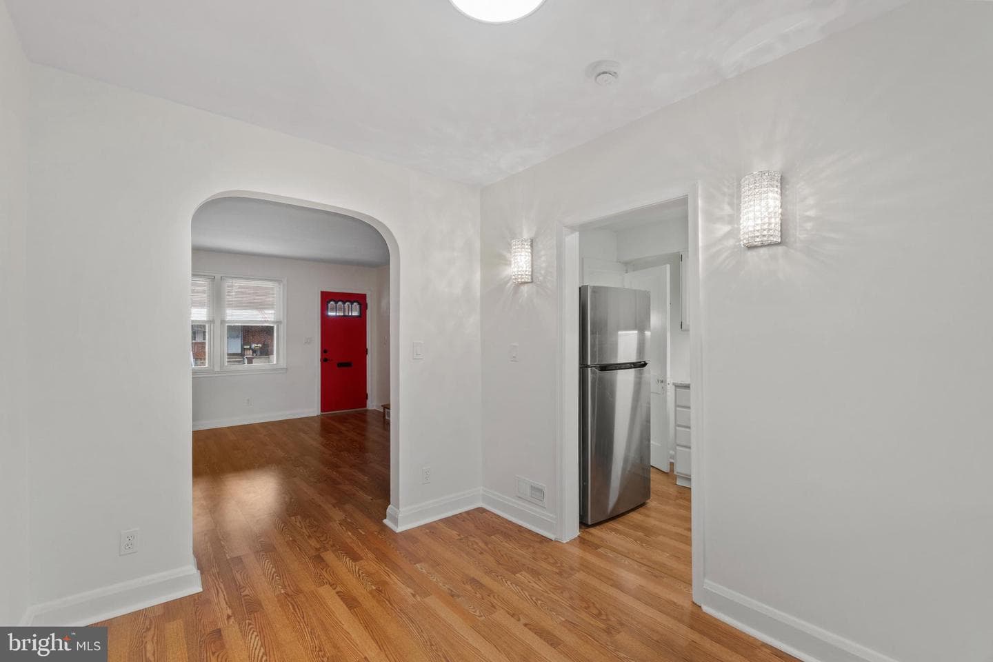 4345 Newport Avenue photo 6