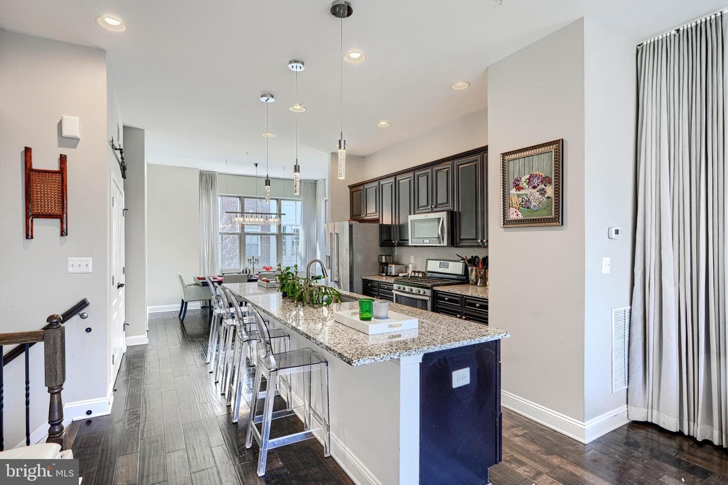 1313 Benjamin Street photo 16